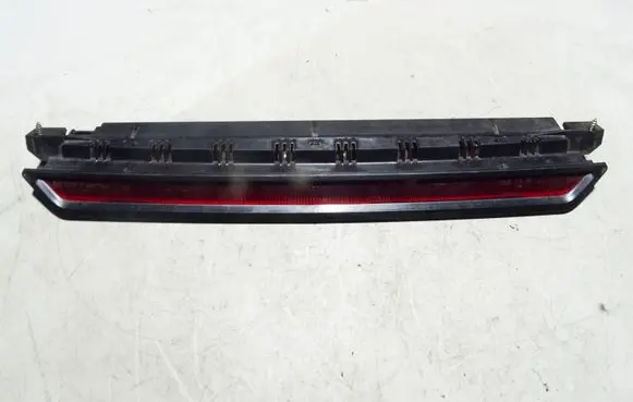 Volkswagen PASSAT B5 Third/center stoplight 3B9945097A