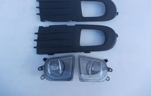 Volvo V50 Front fog light 30698629 30698630 0305075001