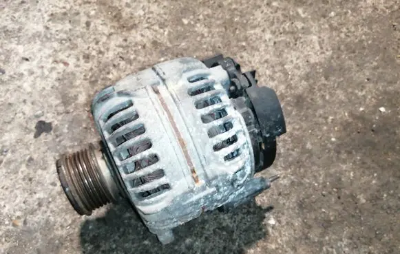 Volkswagen PASSAT B6 Generator/alternator 06F903023F