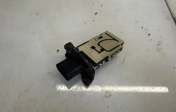 BMW 4 F32 F33 Mass air flow meter 8570107