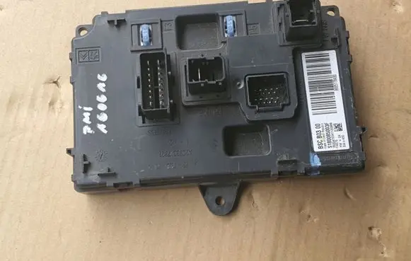 Peugeot Partner Relay mounting block 966577848008