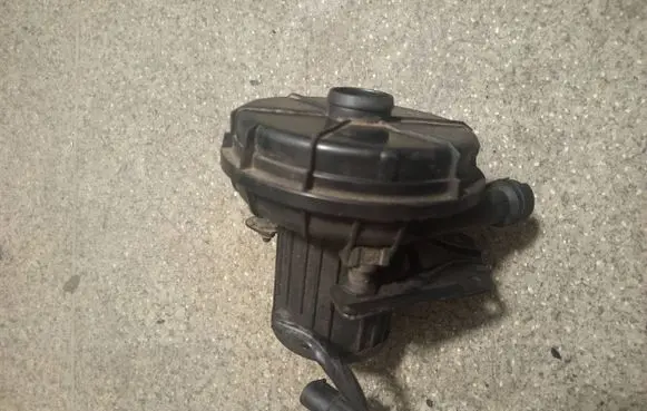 BMW 3 E46 Secondary air pump 72812400 7506210