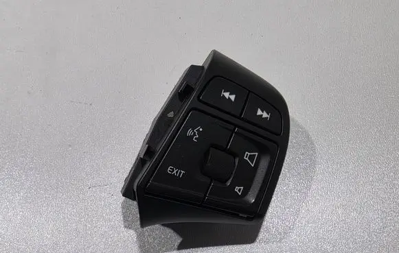 Volvo V60 Steering wheel buttons/switches 31334463