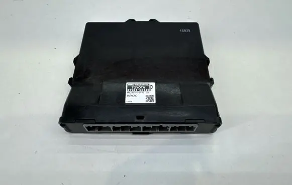 Toyota Auris E180 Other control units/modules 8998102140