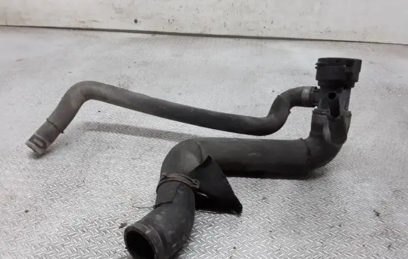 Audi A8 S8 D3 4E Engine coolant pipe/hose