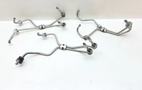 Volvo S60 Fuel injector supply line/pipe 
