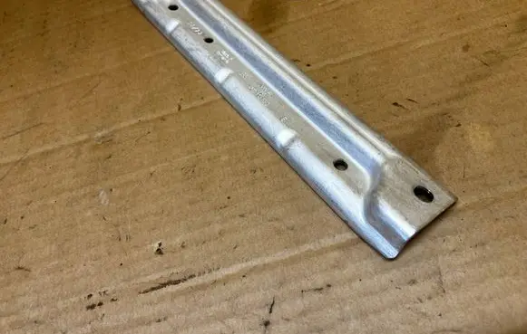Battery bracket