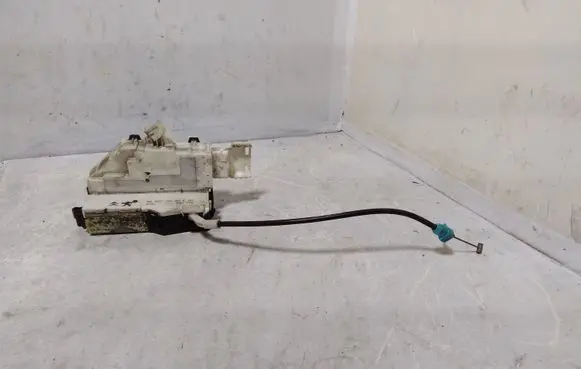 Peugeot 407 Front door lock 9660701880E 40627143