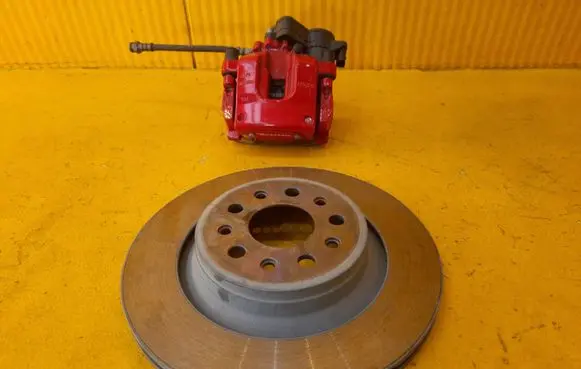 Rear brake caliper