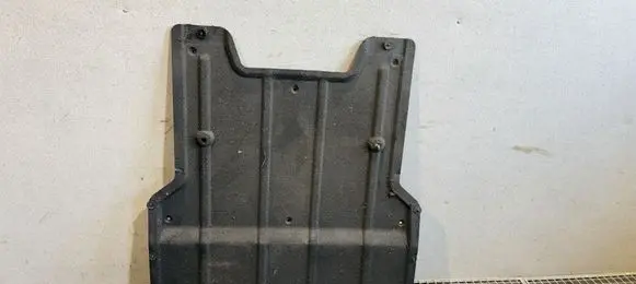 Audi Q3 8U Engine splash shield/under tray 8U0863821