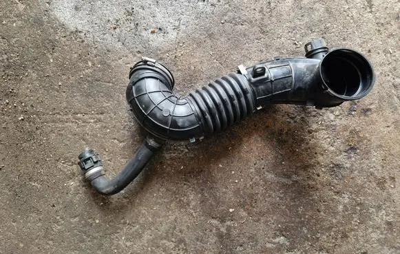BMW 4 F32 F33 Air intake hose/pipe 586509