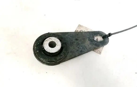 Peugeot 407 Engine mount bracket