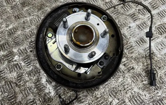 Chevrolet Trax Rear wheel hub