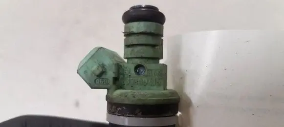 BMW 5 E39 Fuel injector 0280150415