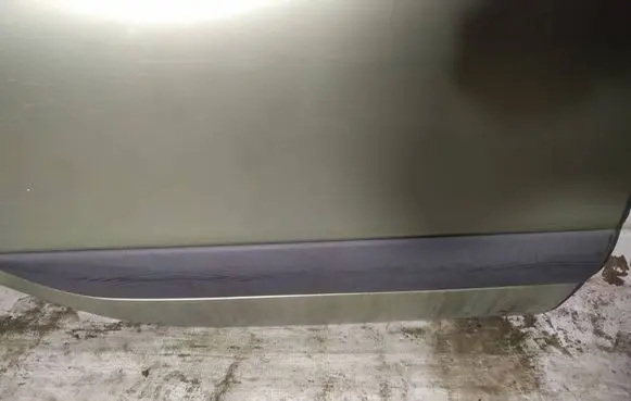 Rear door trim (molding)