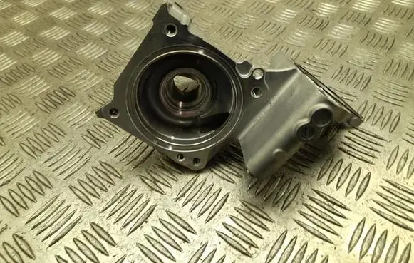 Toyota Yaris Cross Engine mounting bracket