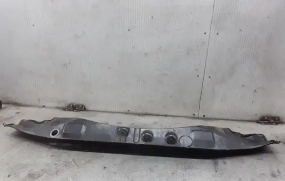 Toyota Avensis Verso Wiper trim