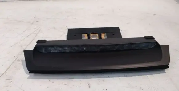 Volvo S60 Third/center stoplight 8641732