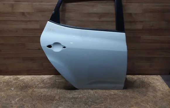 KIA Venga Rear door