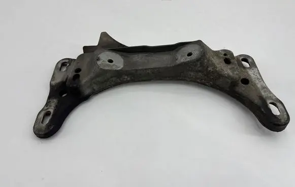 BMW Z4 E85 E86 Gearbox mounting bracket 1094579