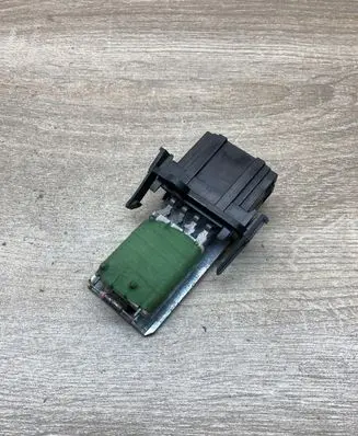 Volkswagen Golf III Heater blower motor/fan resistor 1H0959263 3131090055