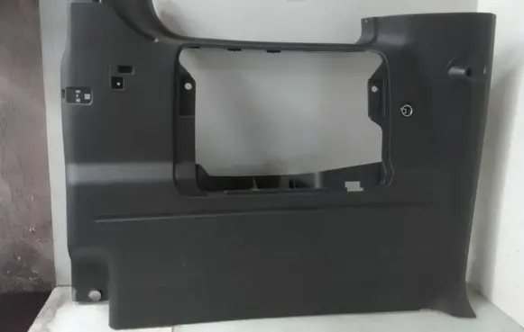 Trunk/boot lower side trim panel
