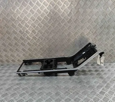 Land Rover Range Rover Velar Other center console (tunnel) element J8A2045B28AF LR132710