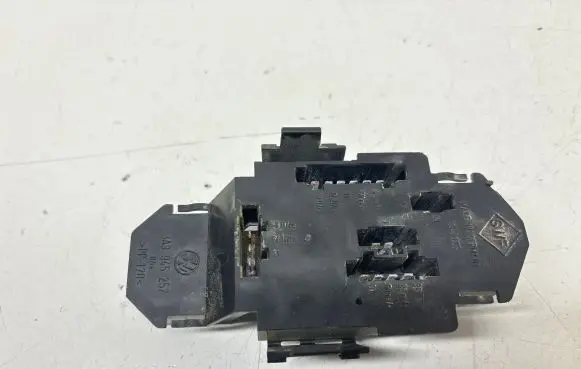 Volkswagen PASSAT B4 Tail light bulb cover holder 3A9945257