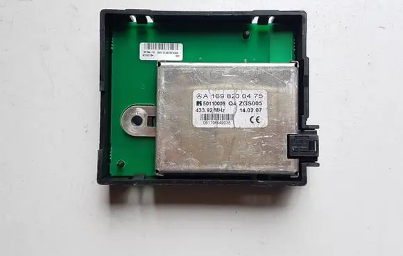 Mercedes-Benz B W245 Aerial antenna amplifier A1698200475