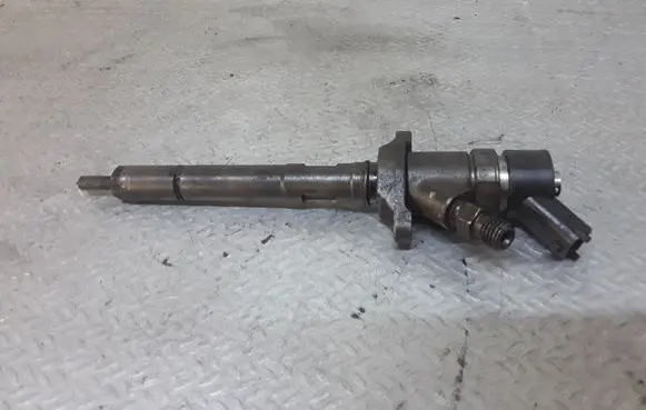 Ford Focus C-MAX Fuel injector 0445110188