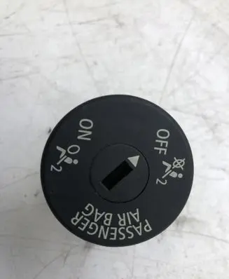 Passenger airbag on/off switch