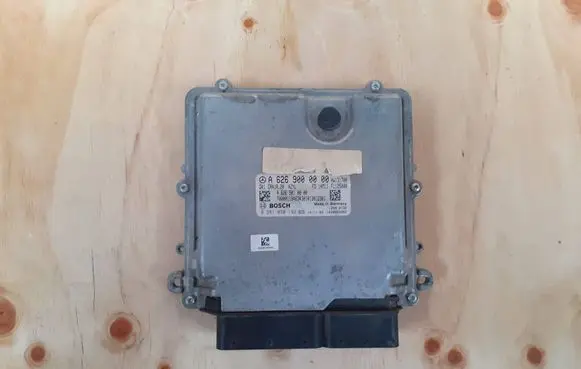 Mercedes-Benz C W205 Engine control unit/module ECU A6269000000-MERC A6269000000 0281030192