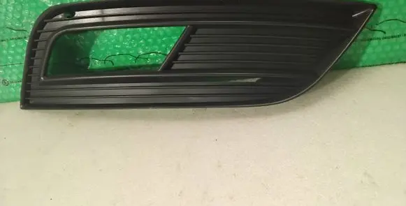 Audi A4 S4 B8 8K Front fog light trim/grill 8K0807682K 8K0807682