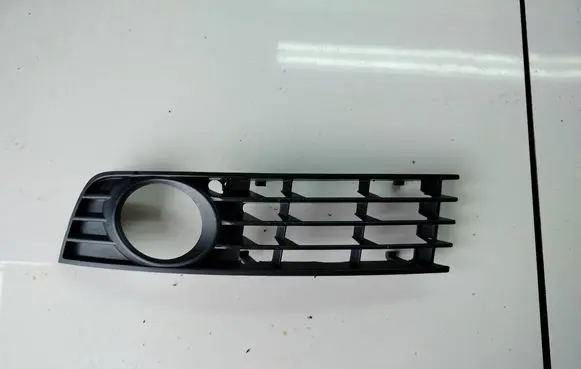 Front bumper lower grill