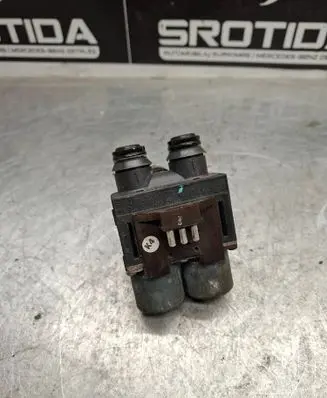 Mercedes-Benz E W210 Coolant heater control valve 0018307884 1147412115