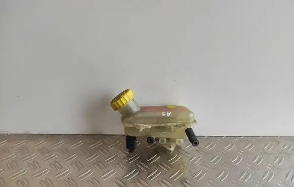 Brake fluid reservoir