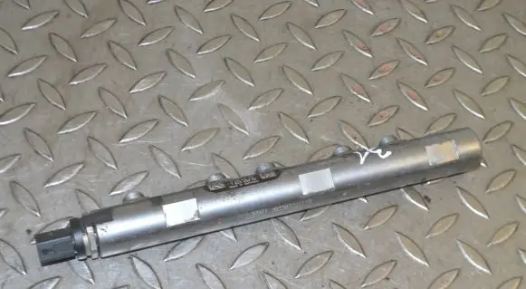 Mini Cooper Countryman R60 Fuel main line pipe 7823460 0281002948