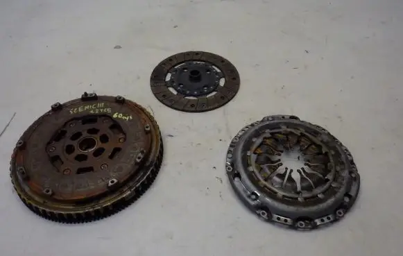 Renault Scenic III - Grand scenic III Clutch set kit 302053062R