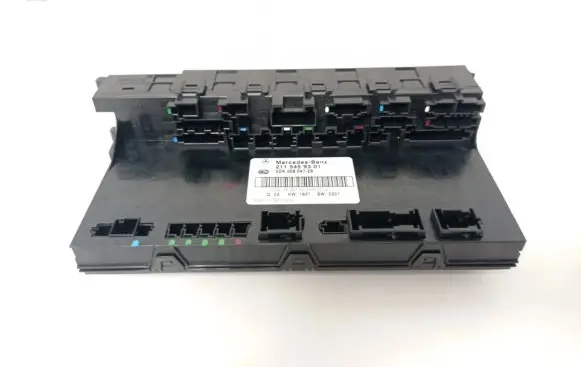 Mercedes-Benz CLS C219 Fuse module A2115459301