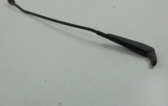 Opel Astra F Front wiper blade arm 90341907