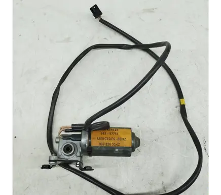 Mercedes-Benz 380 560SEC C126 Seat adjustment motor 0028203342 A0028203342 683-57713