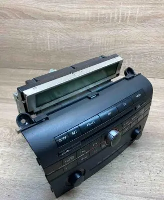 Mazda 3 I Radio/CD/DVD/GPS head unit BR2D669R0A 14795218
