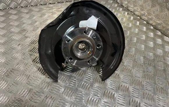 Volvo XC40 Rear wheel hub 32221149