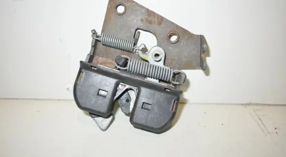 BMW 5 F10 F11 Seat back rest lock catch 7112863