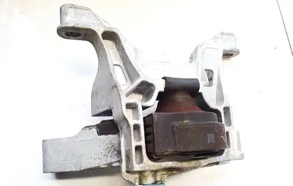 Mazda CX-30 Engine mount bracket k1442