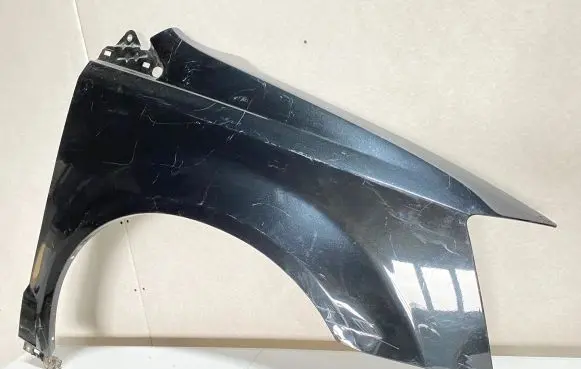 Chrysler Town & Country V Fender