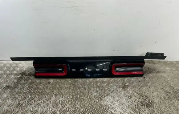 Dodge Challenger Tailgate rear/tail lights 68195784AF 00186050110000 68195784AC