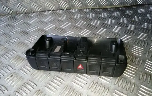 Volkswagen Lupo Hazard light switch 6X0953235A 6X0858305A 6X0959621A