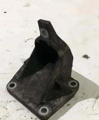 BMW 7 E38 Engine mounting bracket 22111093812