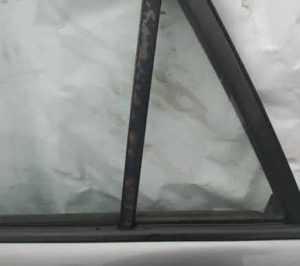 Mazda 6 Rear vent window glass 